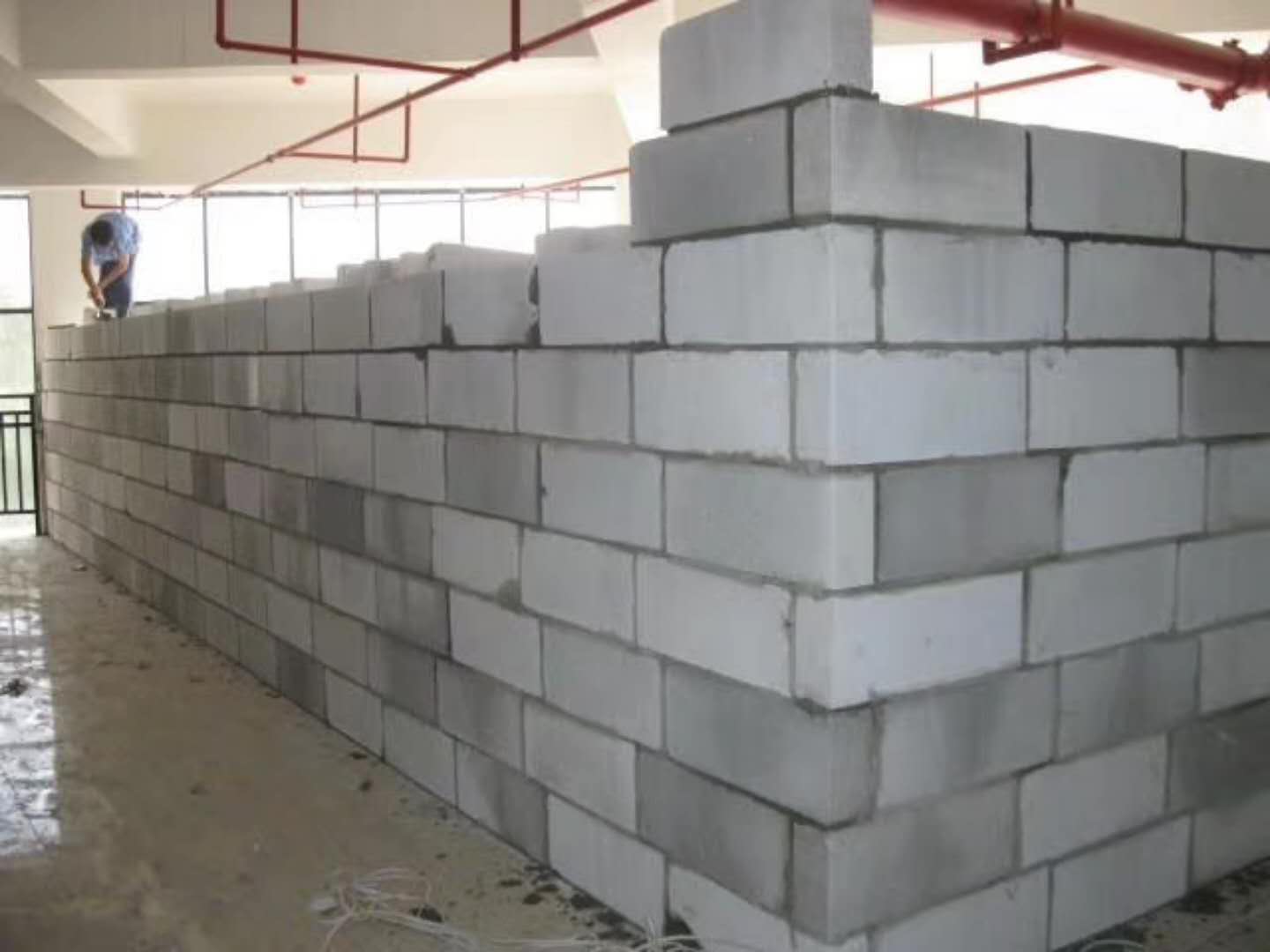 贵南蒸压加气混凝土砌块承重墙静力和抗震性能的研究
